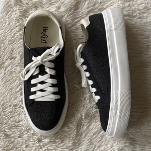 New Women’s Sz 9  black glitter casual fashion sneakers